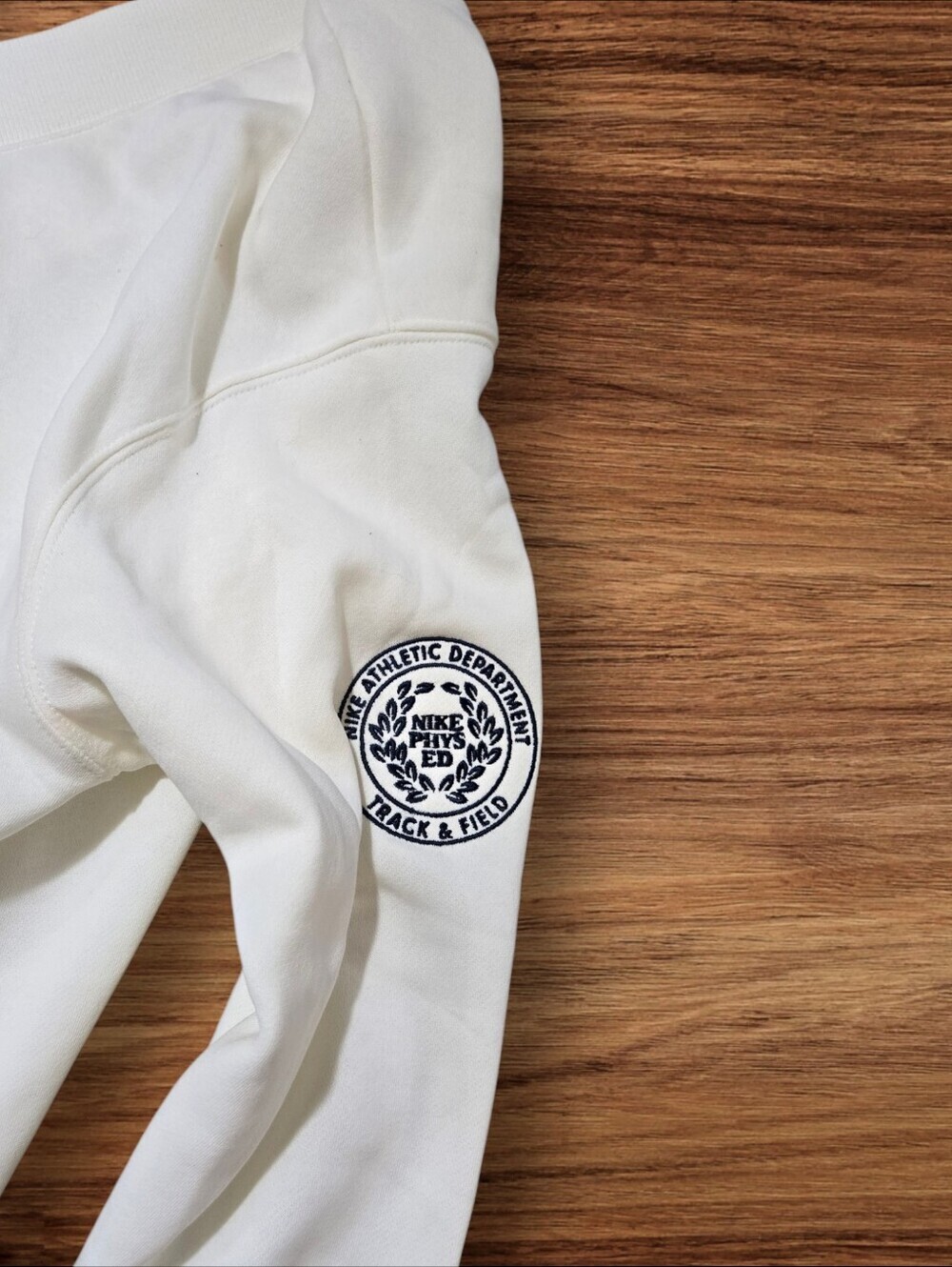Nike Sail White V-neck Varsity Sweatshirt with Navy Stripes and 'N' Patch NWT - Picture 6 of 9